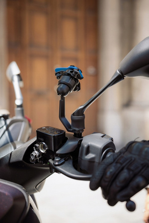 Quad Lock uchwyt na telefon na lusterko