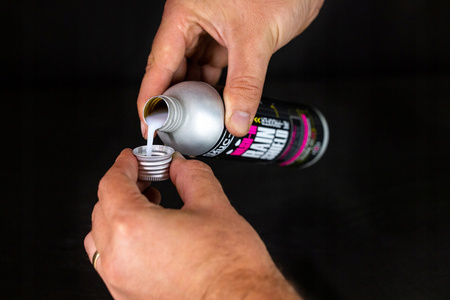 Impregnat do odzieży nanoszony podczas prania Muc Off