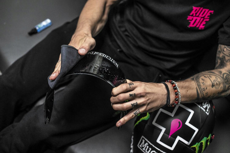 Preparat do czyszczenia wizjerów i szybek kasków, gogli i motocykla - 32ml