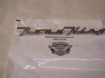Emblemat na przedni błotnik Harley Davidson Road King
