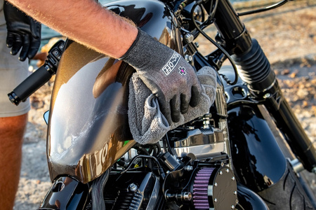 Preparat Miracle Shine polerująco-zabezpieczający na bazie wosku Carnauba -