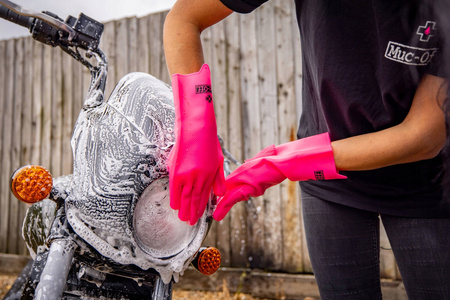 Rękawice do szorowania uporczywego brudu