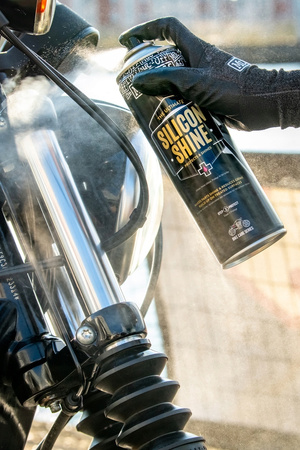 Silicone Shine nabłyszczająco-zabezpieczający spray do każdej powierzchni